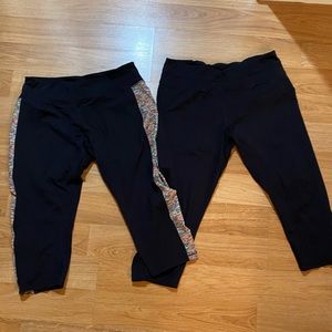 Maurice’s active wear 2 pair capris